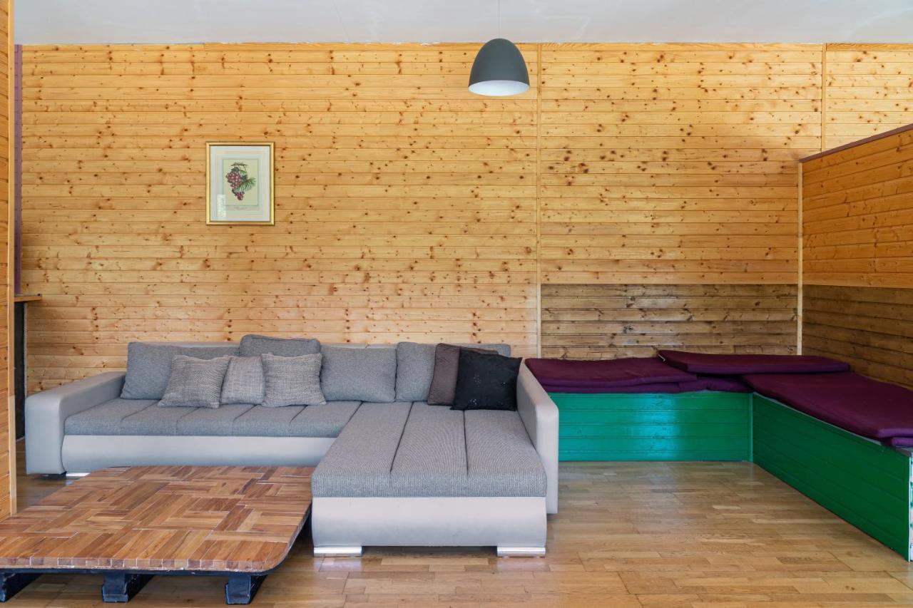 Bed and breakfast Pensiunea Ana